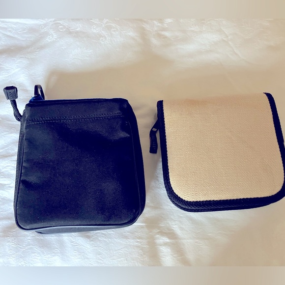 2 CD Cases/Organizers - Picture 2 of 12